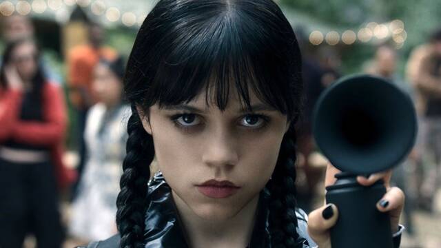 La showrunner de 'Mi�rcoles' negocia dejar Netflix por Prime Video para adaptar una de las sagas de fantas�a m�s famosas