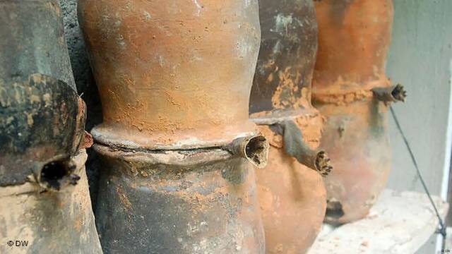 Arque�logos at�nitos hallan restos de miel de hace 2.500 a�os cerca de Pompeya que todav�a se podr�a consumir