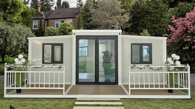 Amazon vende la casa prefabricada definitiva en Espaa: dos habitaciones, bao, cocina y balcn por menos de 8.500 euros