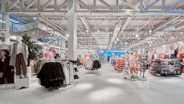 Inditex desaf�a a Primark: el gigante de Amancio Ortega prepara la llegada de su cadena 'low cost' a este pa�s europeo