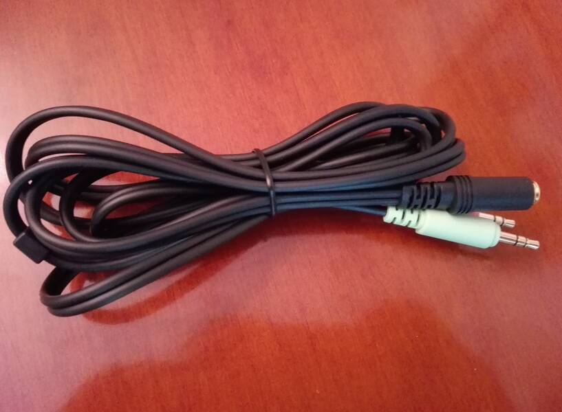 Son compatibles con todos los dispositivos que utilizan minijack y traen un alargador especial para PC.