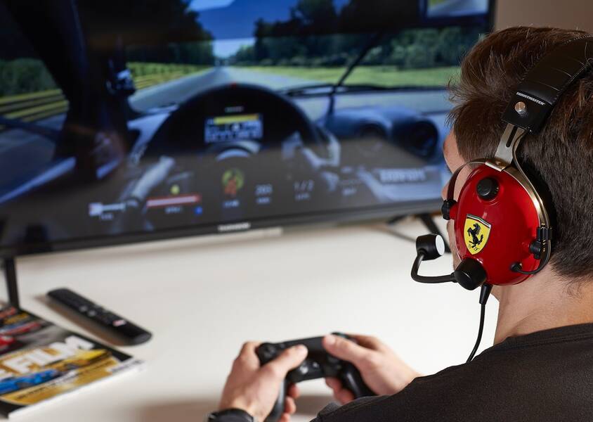 Imagen de los auriculares desde un lateral.