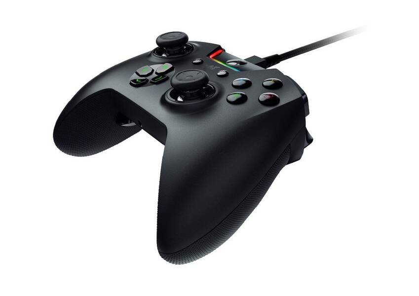 Conectaremos el mando a la Xbox One o nuestro PC gracias a un cable de 3 metros