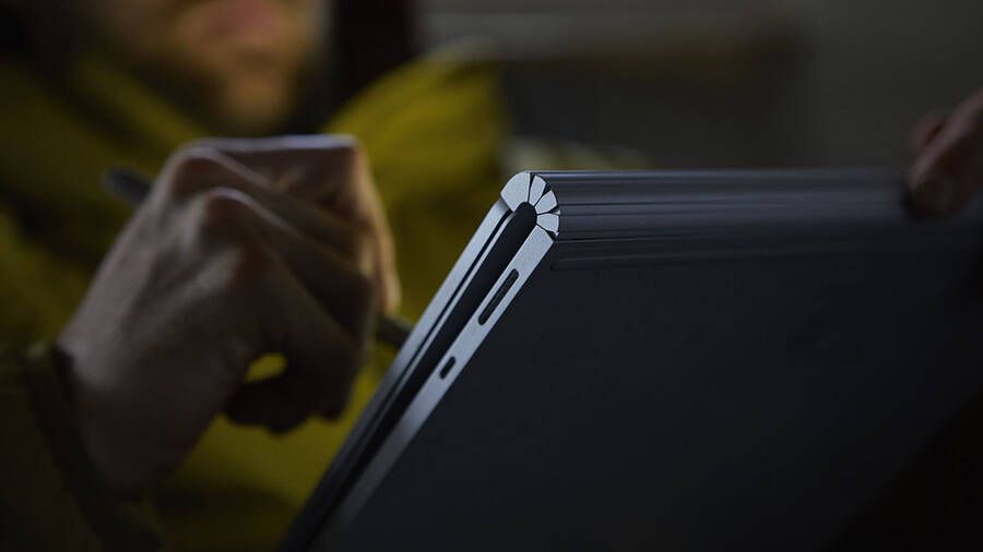 En el día a día el rendimiento del Surface Book 2 es muy satisfactorio permitiéndonos navegar o trabajar sin ralentización alguna.