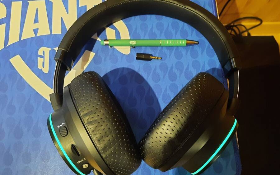 Tamaño del micrófono NanoBoom junto a un bolígrafo