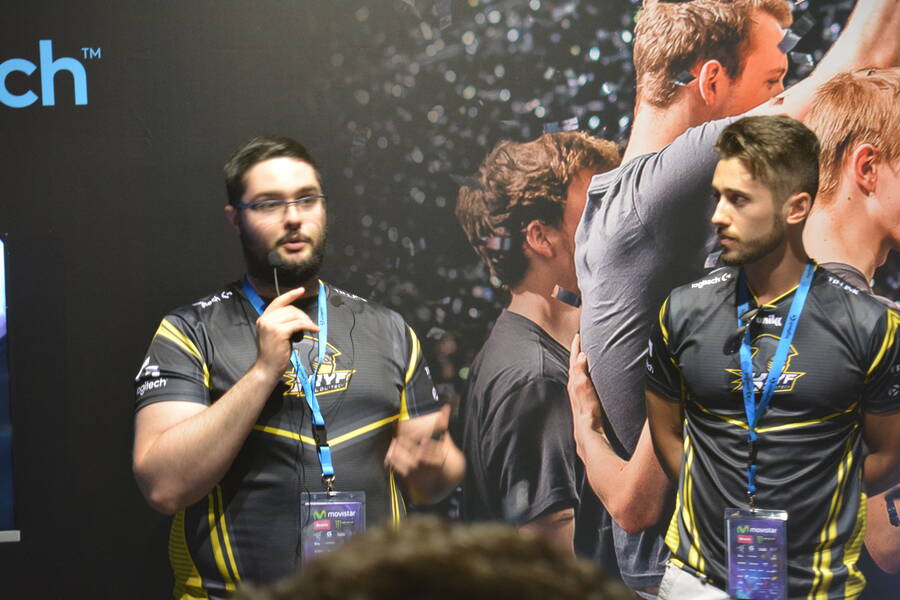 Los chicos de KYIF Logitech impartiendo una master class de CS:GO