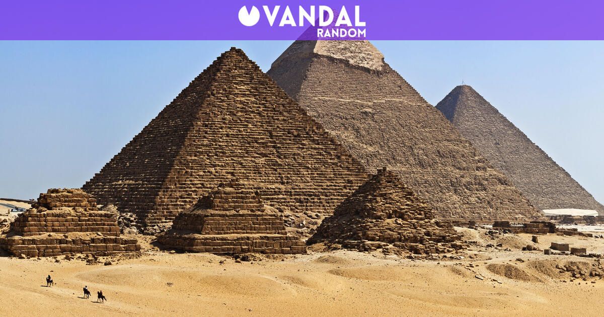 Egypto Random Arqueólogos encuentran a pocos metros de profundidad bajo las pirámides ...
