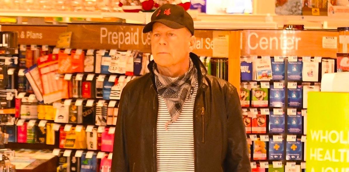 Bruce Willis pide perdón por no llevar mascarilla en público